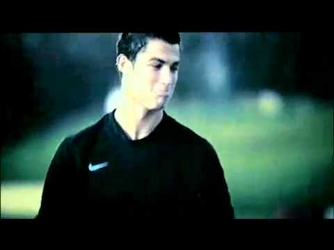 Ronaldo Bugatti on Cristiano Ronaldo Vs Bugatti Veyron Nike Mercurial Vapor Iv