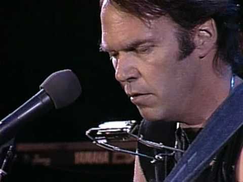 Neil Young - Comes A Time (Live at Farm Aid 1986)
